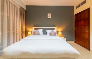 1 habitación, tabla de planchar con plancha, wifi gratis y ropa de cama