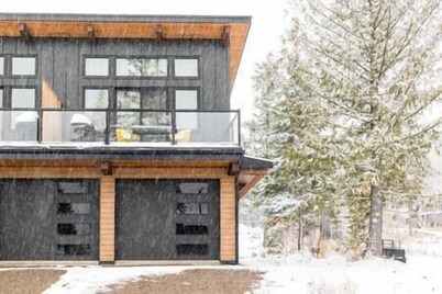 New Studio / Fireplace / King Bed / Fabulous Views