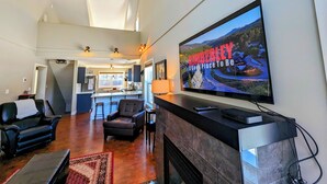 Smart-TV og peis