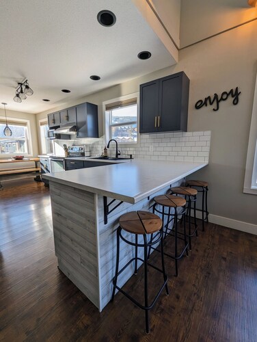 Mountain Getaway-Easy Walk to Base of the Ski Hill