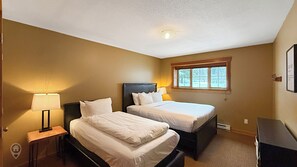 3 bedrooms, iron/ironing board, free WiFi, bed sheets - 3 BR Luxury Townhouse / Mountain views (Fernie)