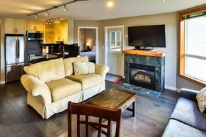 Télévision, cheminée