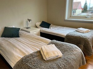 Studio, plusieurs lits | Wi-Fi gratuit, draps fournis