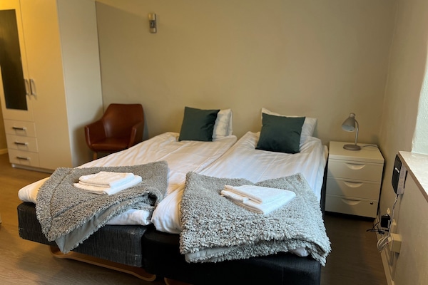 Studio, 2 Twin Beds | Free WiFi, bed sheets