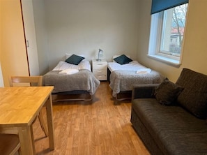 Studio, Mehrere Betten | 1 Schlafzimmer, kostenloses WLAN, Bettwäsche