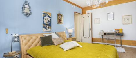 2 slaapkamers, een strijkplank/strijkijzer, wifi, beddengoed