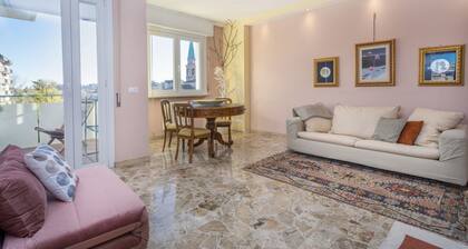 GuestHost - Lucilla Home-APT with WiFi in the heart of Udine!