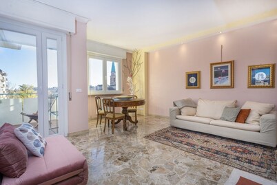 GuestHost - Lucilla Home-APT with WiFi in the heart of Udine!