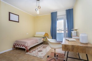 2 室のベッドルーム、アイロン / アイロン台、WiFi、ベッドシーツ