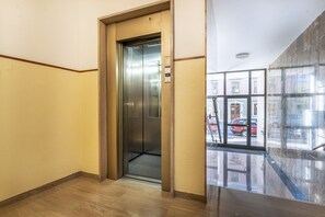 Interior - GuestHost - Lucilla Home-APT with WiFi in the heart of Udine! (Udine)