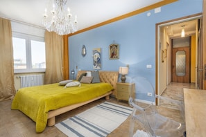 2 habitaciones, tabla de planchar con plancha, wifi y ropa de cama