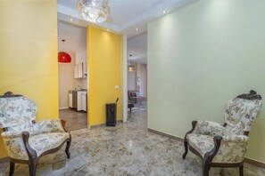 Interior - GuestHost - Lucilla Home-APT with WiFi in the heart of Udine! (Udine)