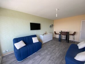 TV - Charming renovated T2 with balcony and parking, direct beach access - Saint Brevin (Saint-Brevin-les-Pins)