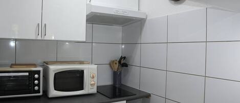 Kylskåp, ugn och diskmaskin