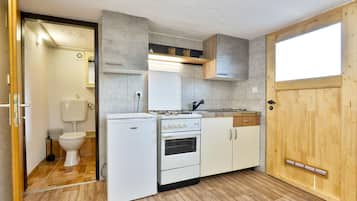 Family House, 2 Bedrooms, Mountainside (Jungle House With Pool and Hot Tub) | Private kitchen | Fridge, microwave, oven, stovetop