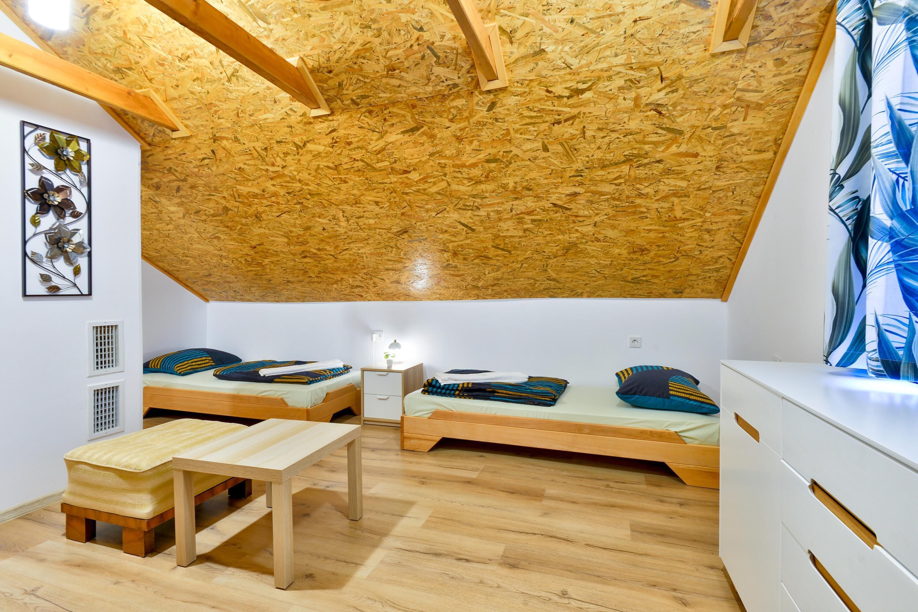 Family House, Multiple Bedrooms, Mountainside (Jungle House With Pool and Hot Tub) | 2 bilik tidur, Wi-fi percuma, cadar katil 