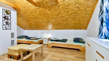 Family House, 2 Bedrooms, Balcony, Mountainside (Jungle House With Pool and Hot Tub) | 2 bedrooms, free WiFi, bed sheets