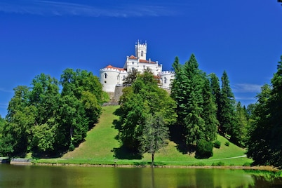 Twin Oasis Retreat With Pool & Spa