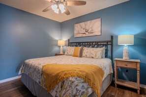 1 bedroom, iron/ironing board, WiFi, bed sheets - 1-BR Updated Condo with a View ~ Pet Friendly ~ 2 Pools ~ FREE TICKETS INCLUDED! (PR38-1) (Branson)