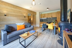 تلفزيون بشاشة مسطحة