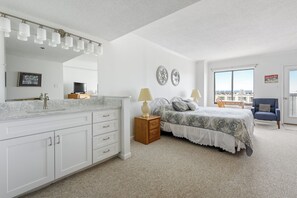2 bedrooms, iron/ironing board, WiFi