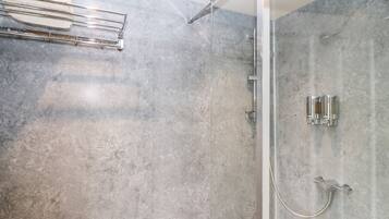 Cottage | Bathroom | Shower