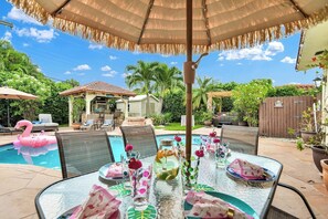 Outdoor dining