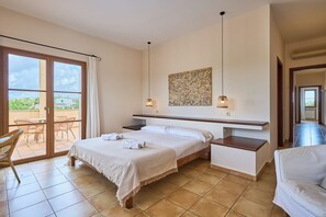 6 slaapkamers, een kluis op de kamer, een strijkplank/strijkijzer