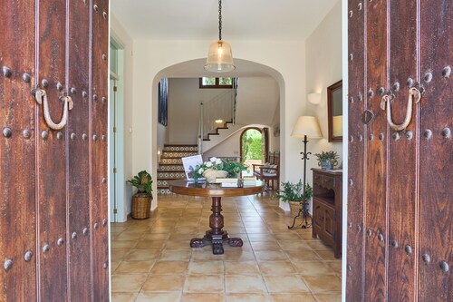 Fandango  Stunning Finca near Cala Dor with Large Garden and Private Pool, A/C