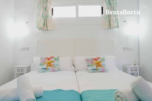 2 slaapkamers, een strijkplank/strijkijzer, gratis wifi, beddengoed