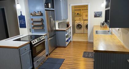 Waterfront Family Lake House with Gameroom