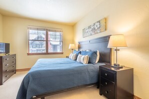 2 soverom, strykejern/-brett, wi-fi (inkludert) og sengetøy