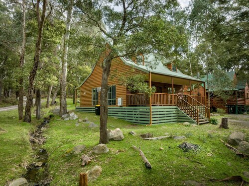 "Pinnacle Retreat" hosted by Halls Gap Accommodation