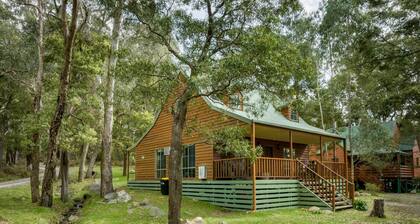 "Pinnacle Retreat" hosted by Halls Gap Accommodation