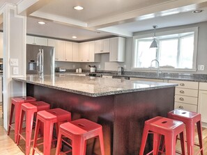 Fridge, microwave, oven, stovetop - Makin' Waves on Silver Lake with  sandy beach and dock (Belmont)