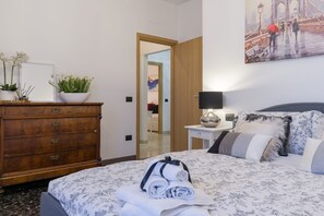 3 chambres, fer et planche à repasser, Wi-Fi gratuit, draps fournis