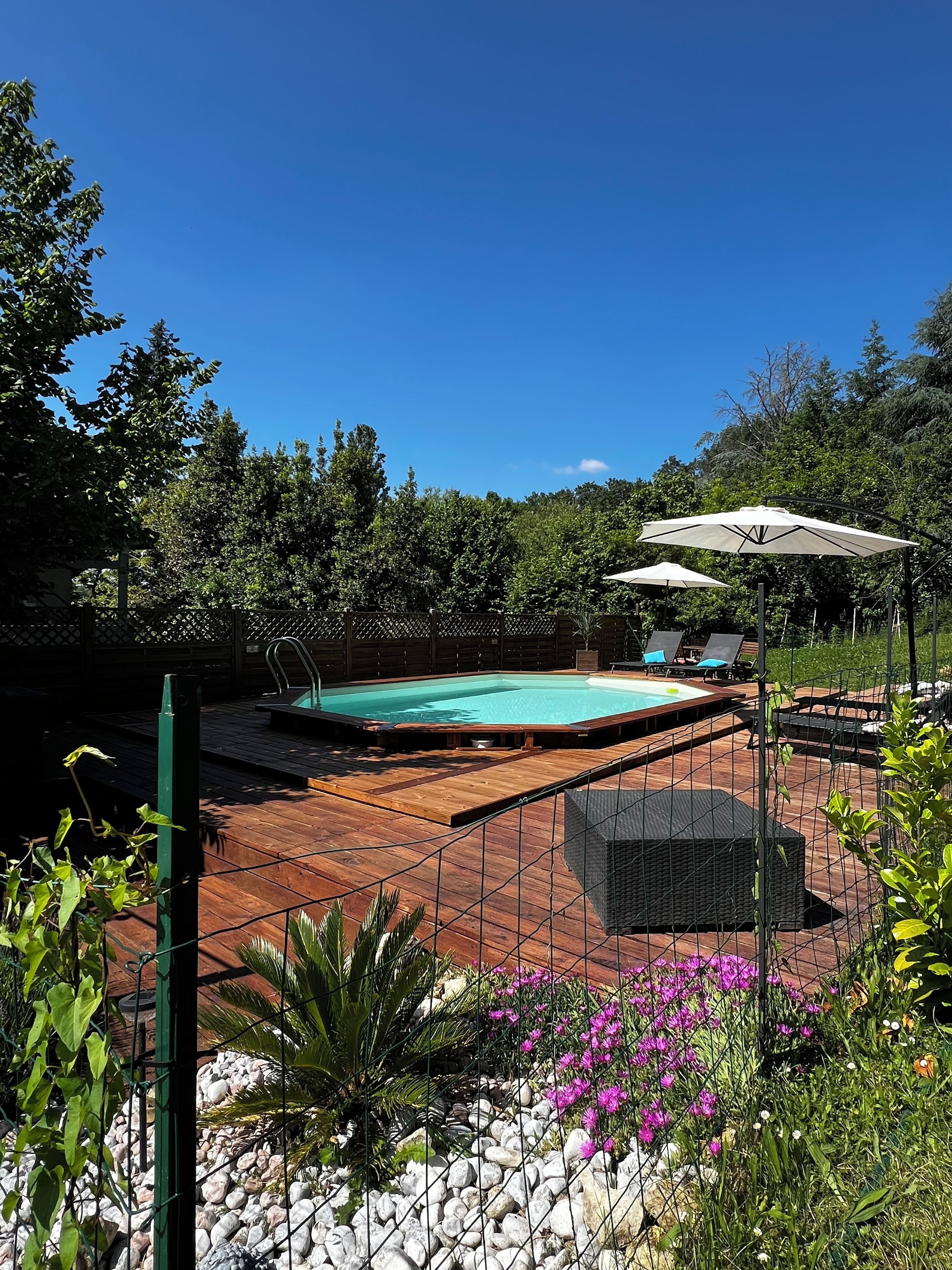 Domaine le Manoir, the Authentic cottage with private swimming pool and Spa
