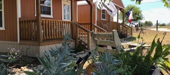 Star Gazing - Bon Fire Cabin in the Peaceful Country at Blue Eagle Retreat