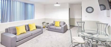 Télévision à écran plat, espaces bureaux