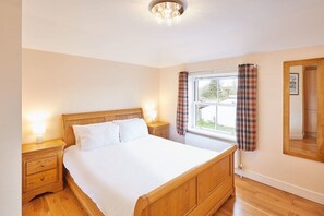 Holmedene, Filey - Host & Stay