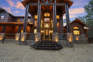 Exterior - Liquid Therapy Lodge & Broken Bow Cabins (Broken Bow)