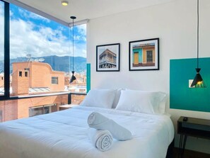 1 habitación, tabla de planchar con plancha, wifi y ropa de cama 