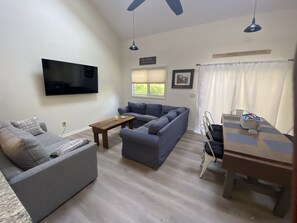 Smart TV y chimenea