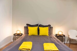 2 chambres, fer et planche à repasser, Wi-Fi, draps fournis