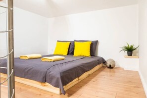 2 habitaciones, tabla de planchar con plancha, wifi y ropa de cama 