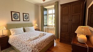 6 chambres, fer et planche à repasser, Wi-Fi gratuit, draps fournis