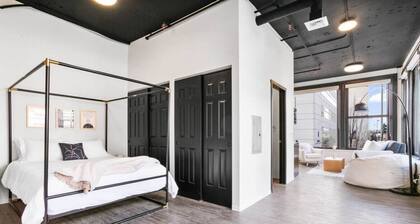 Urban SoHo Suite in the Heart of Downtown!