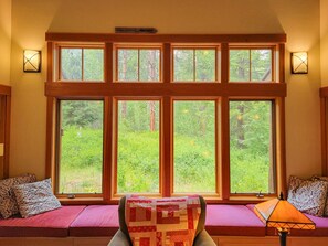 Interior - Triple J Cabin Summar (Mazama)