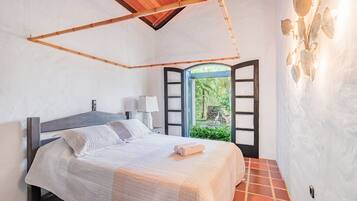 Casa | 3 dormitorios, tabla de planchar con plancha, wifi gratis y ropa de cama