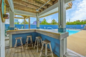 Alberca al aire libre y alberca climatizada